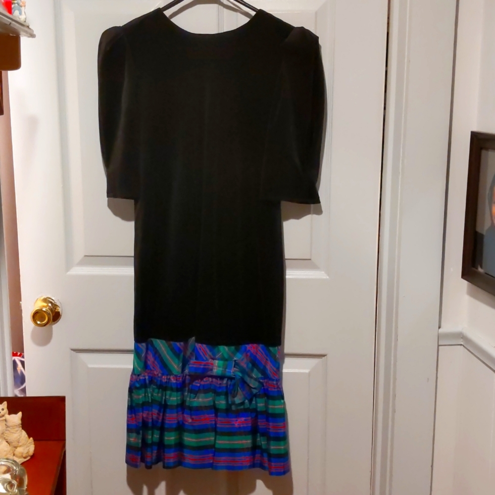 black polyester upper dress w/drop waist; size m, plaid taffeta bottom w/bow